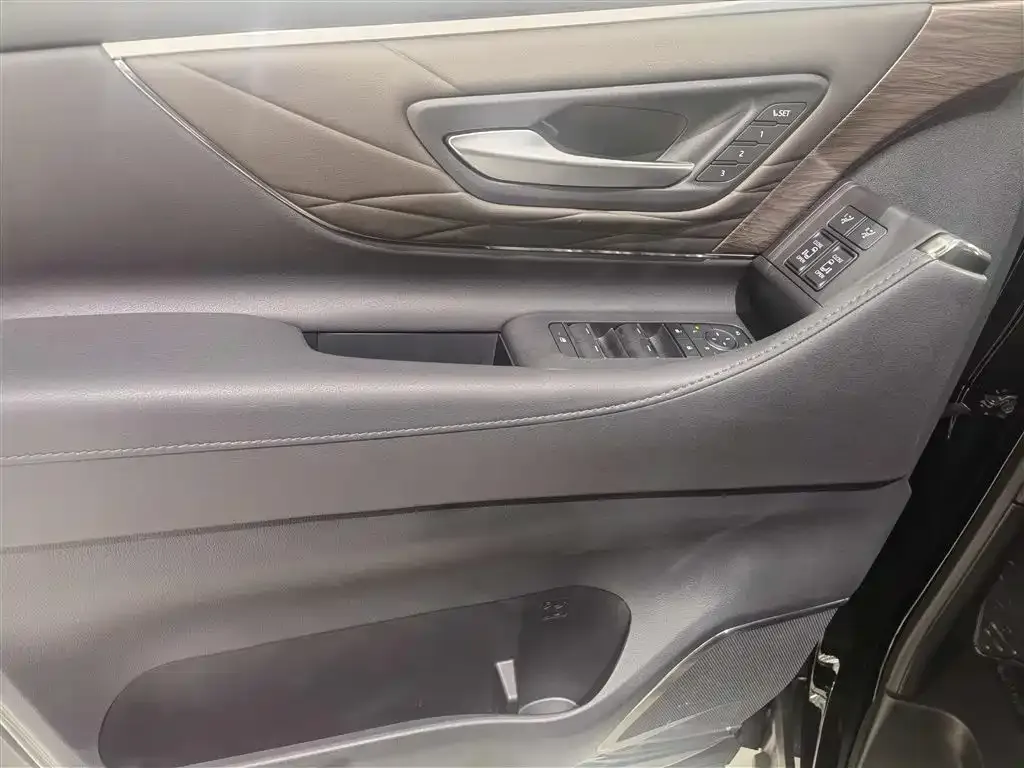 Toyota Alphard 2026 из CN, фото 9