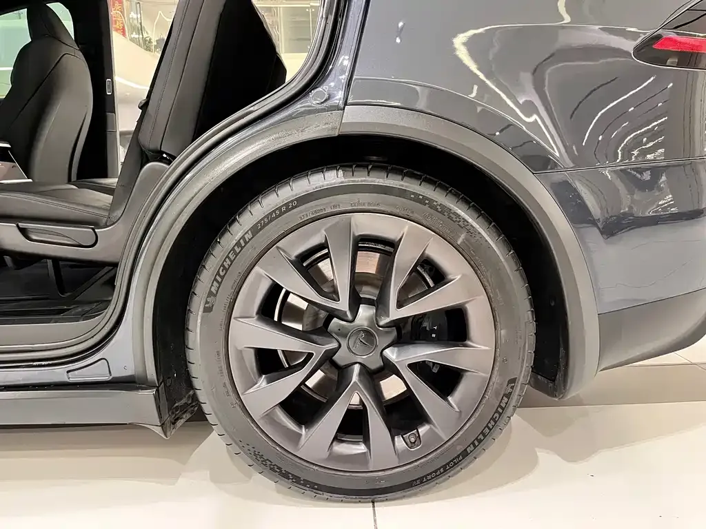 Tesla Model X 2024 из CN, фото 6
