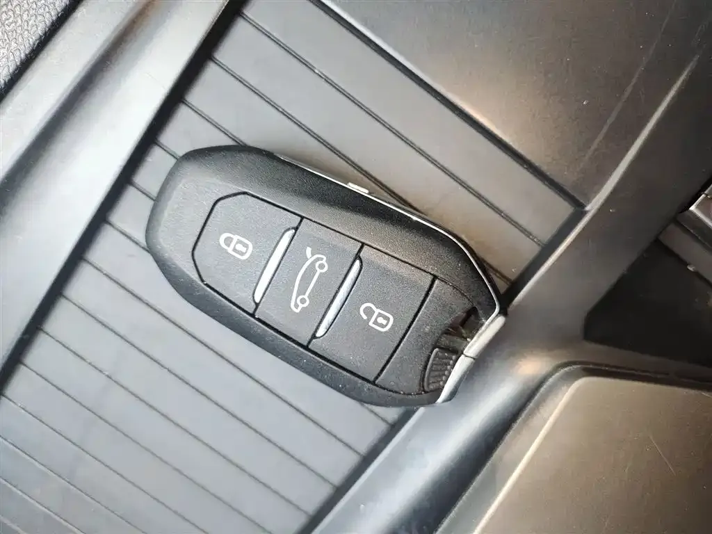 Peugeot 408X 2023 из CN, фото 10