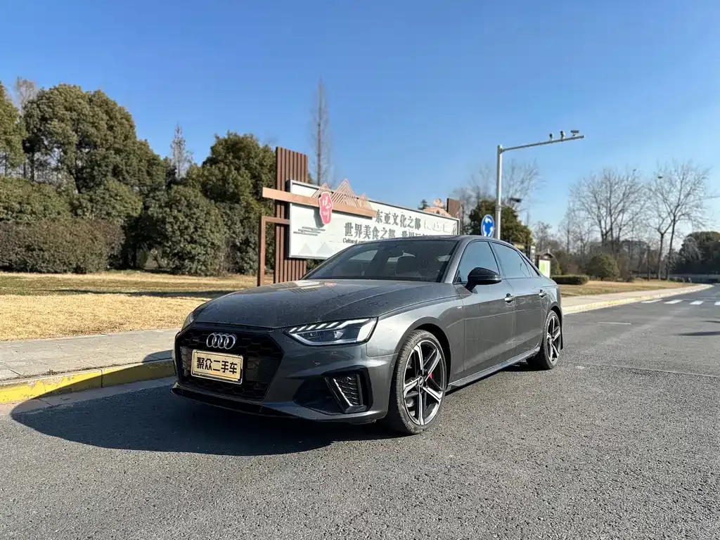 Audi A4L 2022 из CN, фото 1