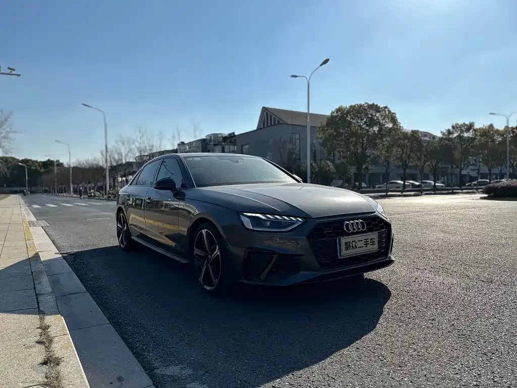 Audi A4L 2022 из CN, фото 4
