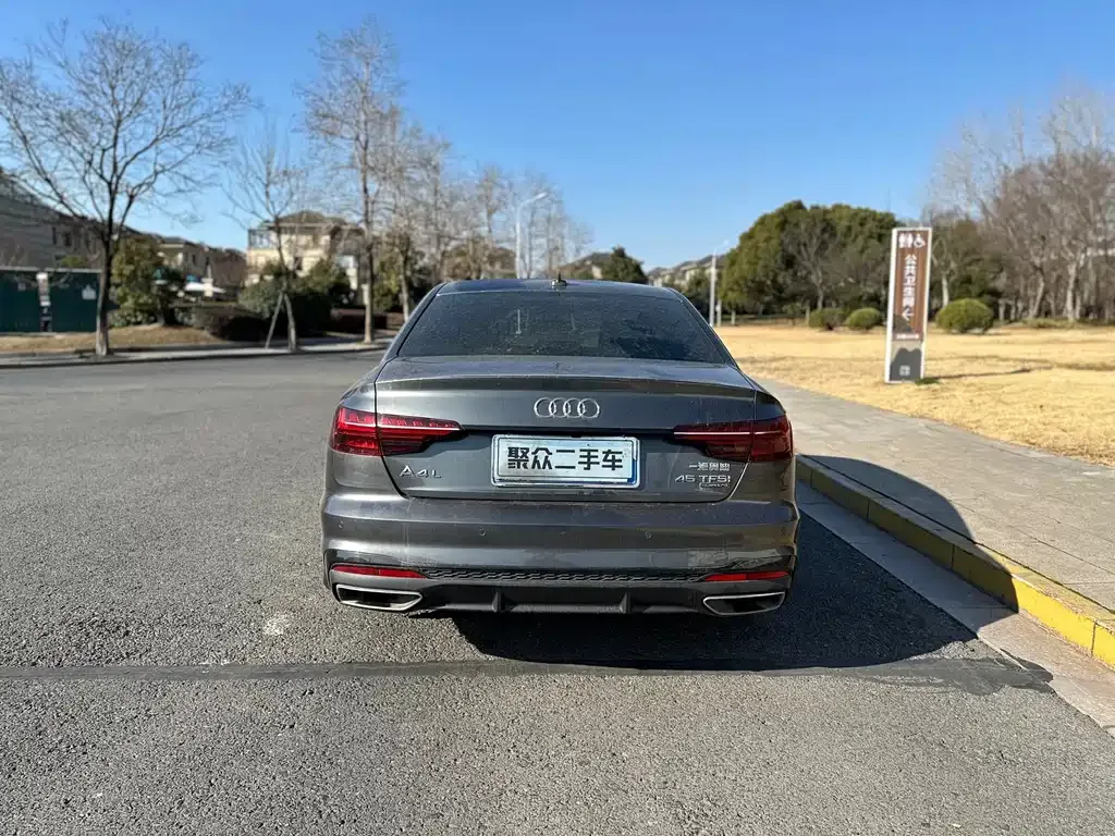 Audi A4L 2022 из CN, фото 6