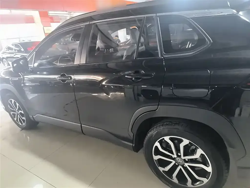Toyota Frontlander 2023 из CN, фото 2