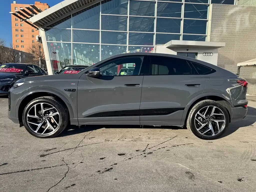 Audi Q6L Sportback e-tron 2025 из CN, фото 6