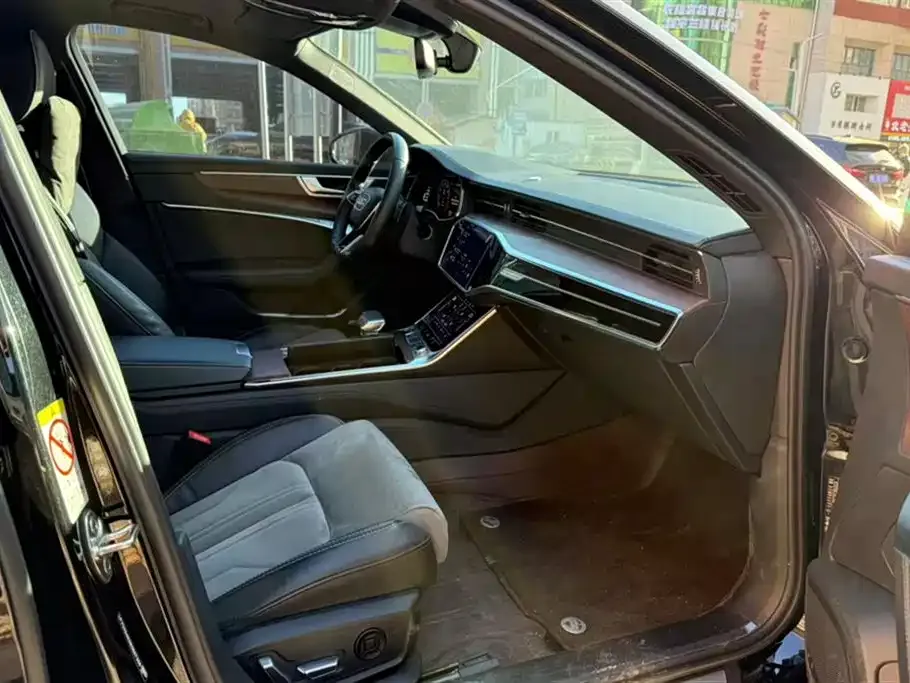 Audi A6L 2023 из CN, фото 7
