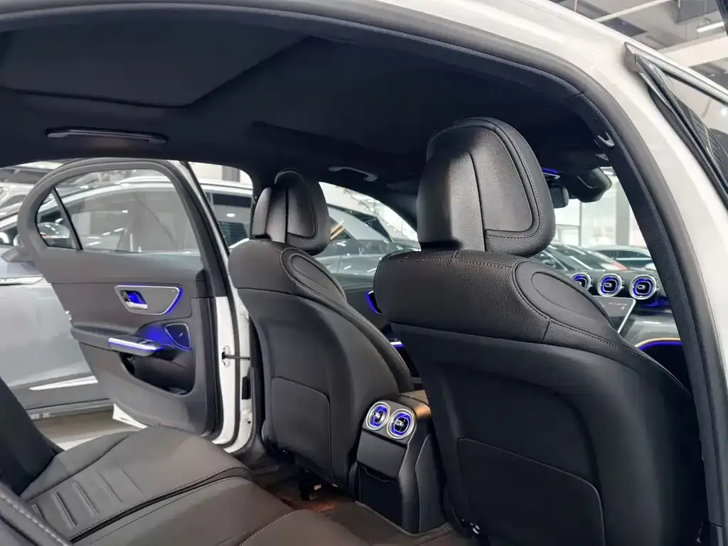 Mercedes-Benz C-Class 2025 из CN, фото 2
