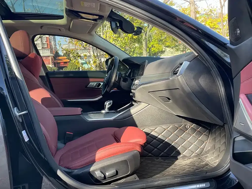 BMW 3 Series 2021 из CN, фото 9