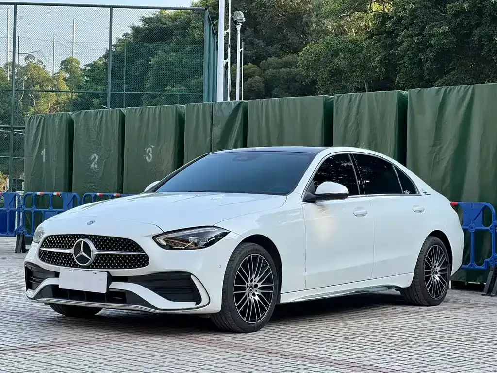 Mercedes-Benz C-Class — фото 1