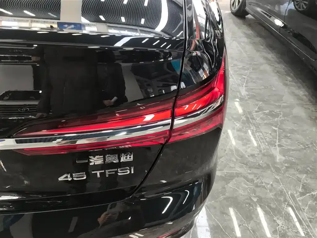 Audi A6L 2023 из CN, фото 2