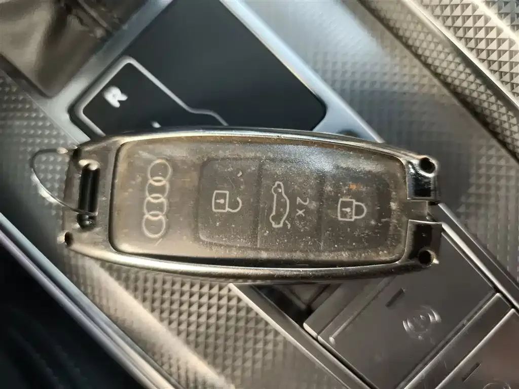 Audi A6L 2023 из CN, фото 10