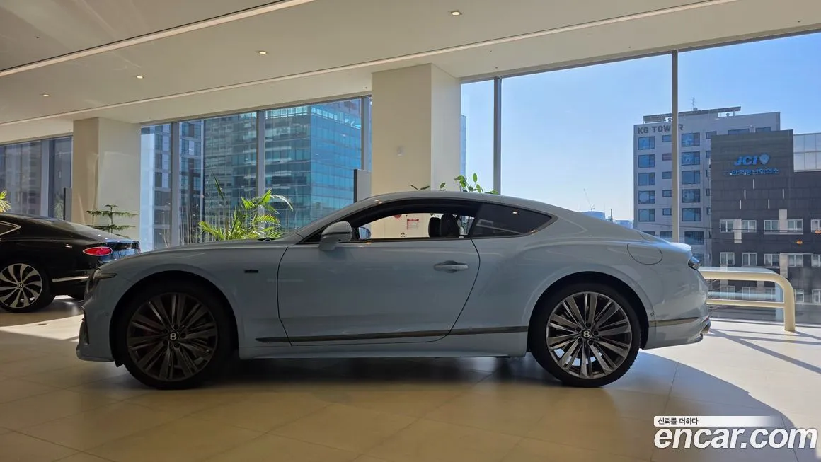 Bentley Continental 2025 из KR, фото 5
