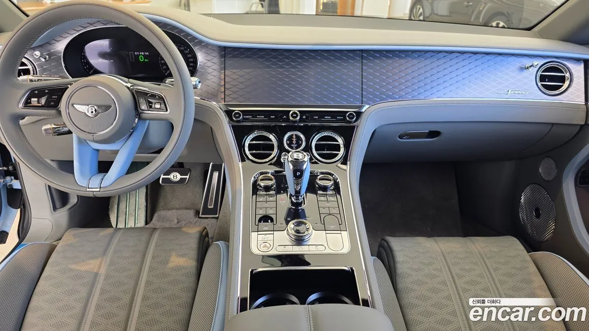 Bentley Continental 2025 из KR, фото 9