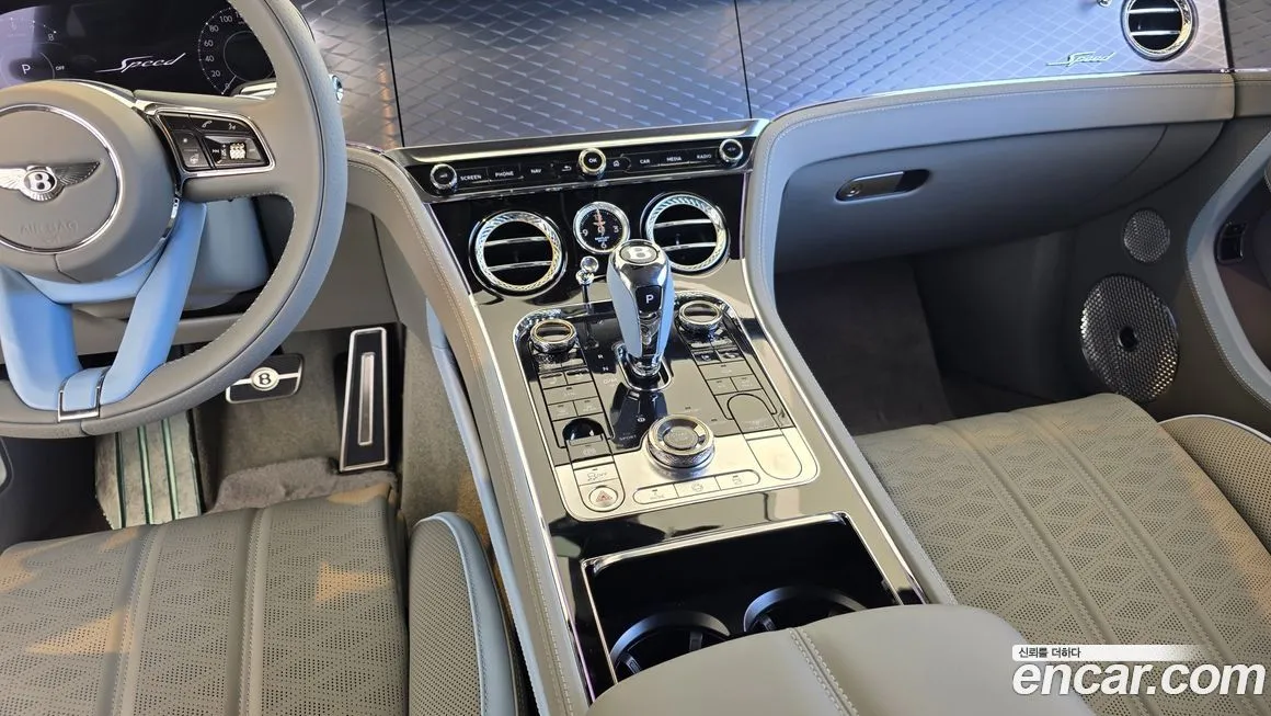 Bentley Continental 2025 из KR, фото 6