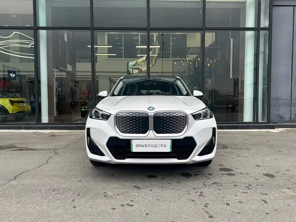BMW iX1 2025 из CN, фото 8