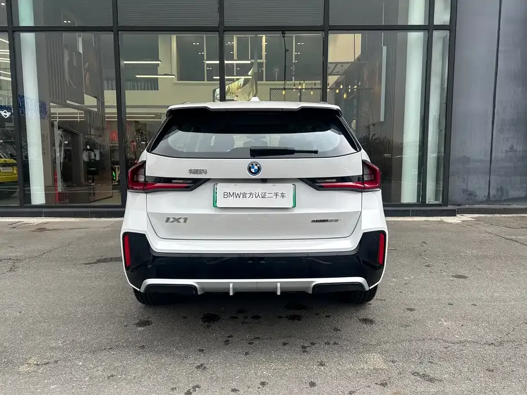 BMW iX1 2025 из CN, фото 3
