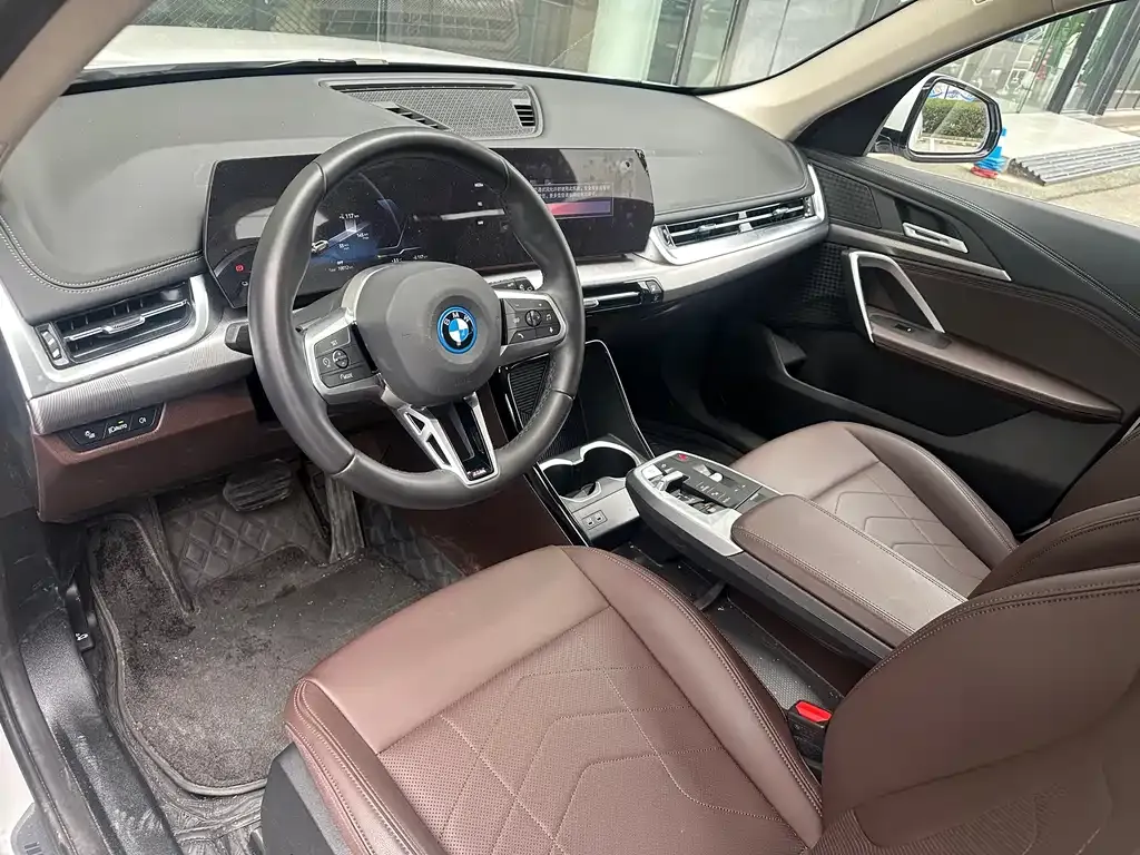 BMW iX1 2025 из CN, фото 7