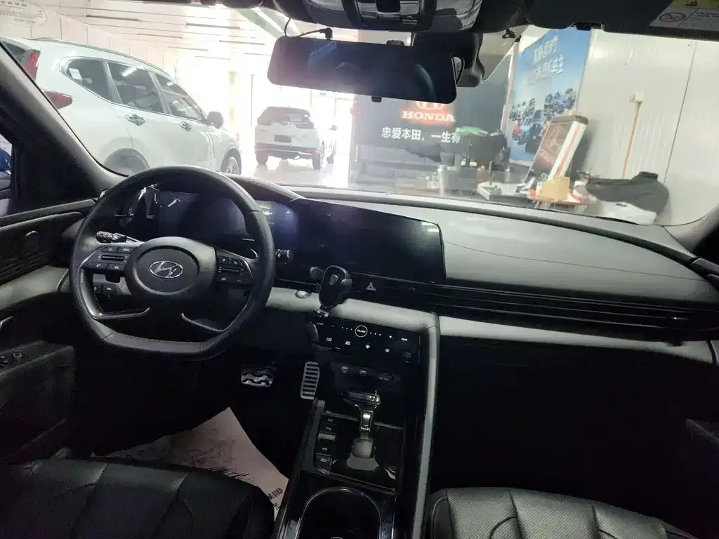 Hyundai Elantra 2022 из CN, фото 2