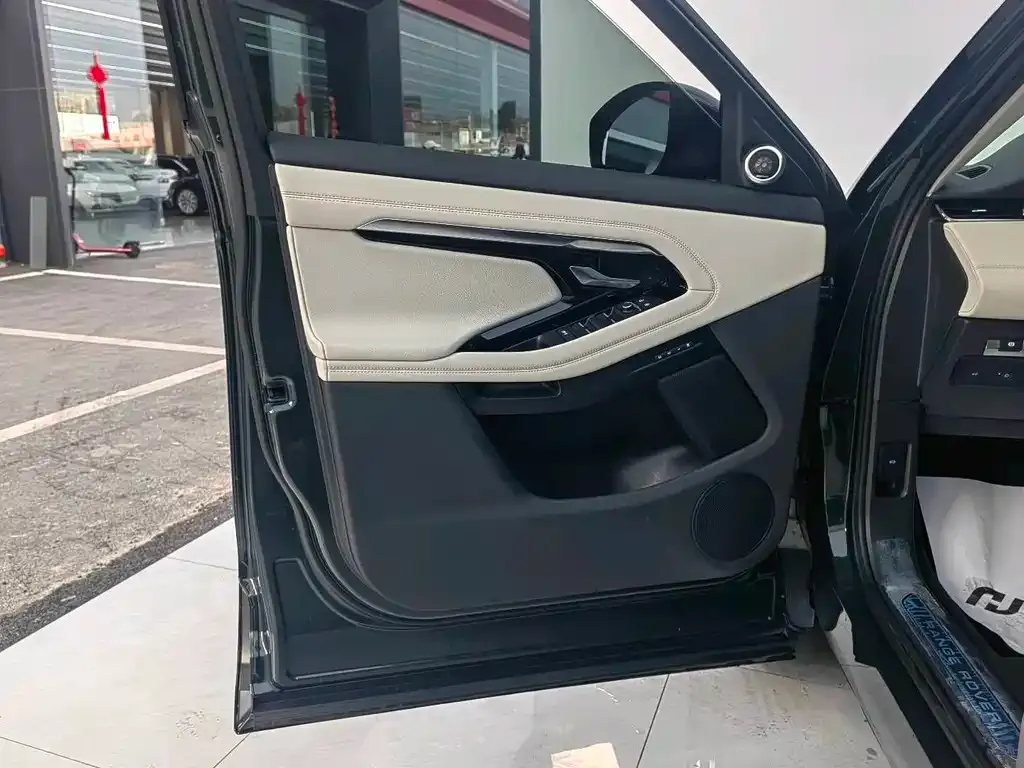 Land Rover Evoque — фото 4