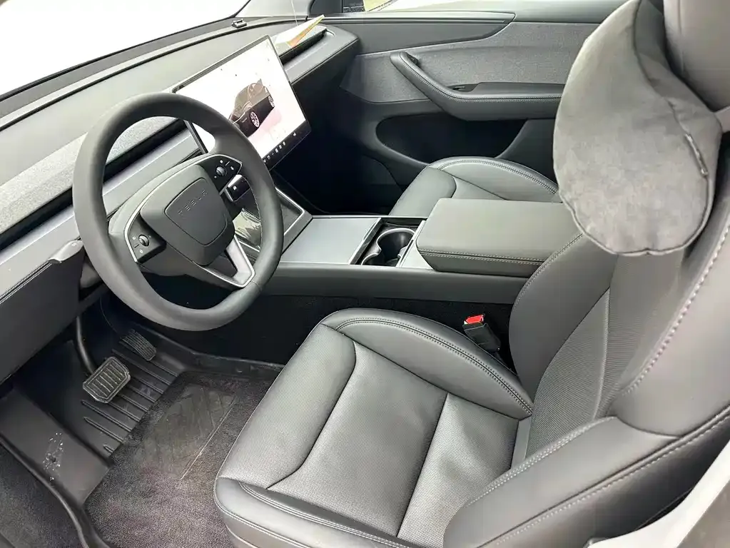 Tesla Model Y — фото 5