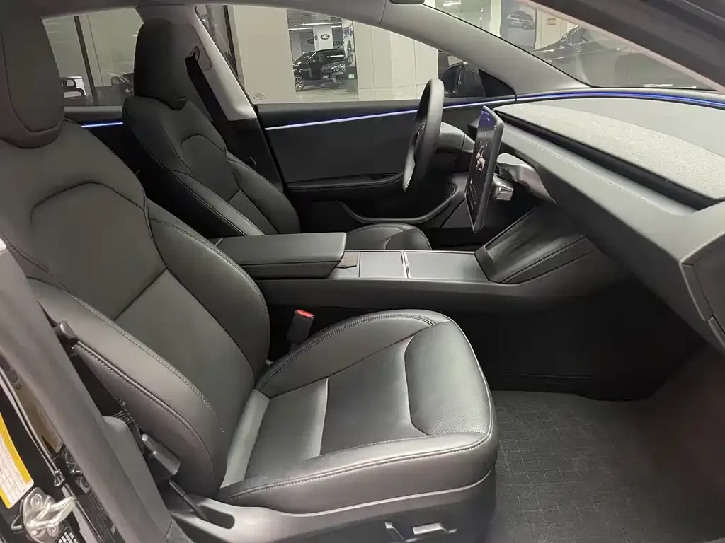 Tesla Model 3 — фото 9