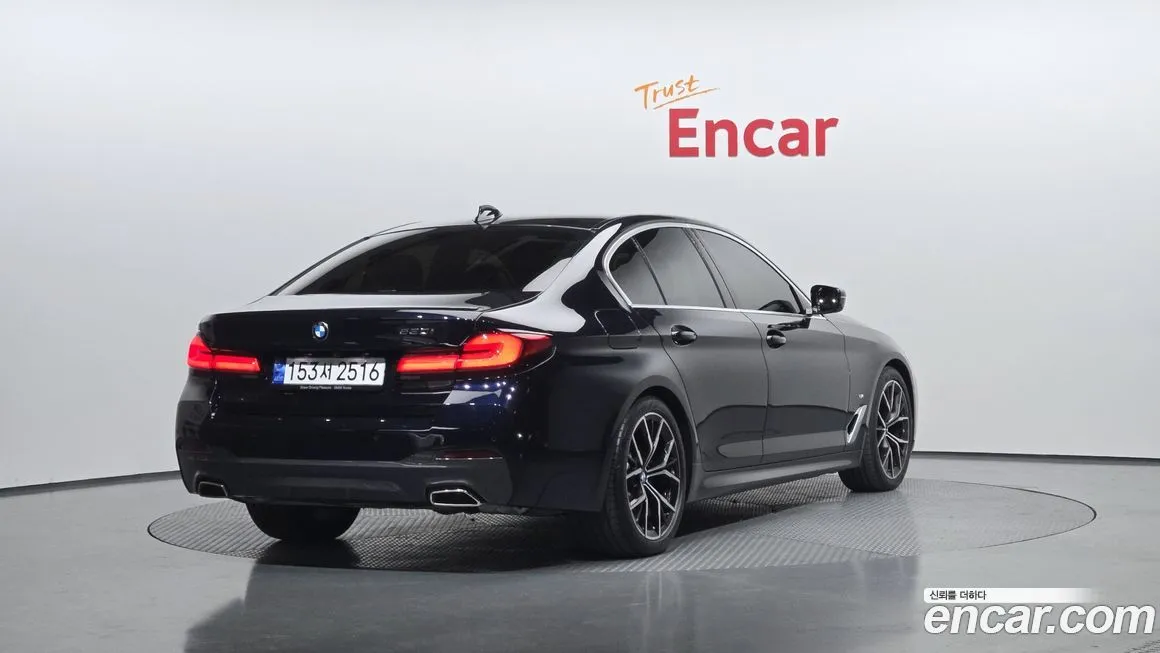 BMW 5-Series — фото 3