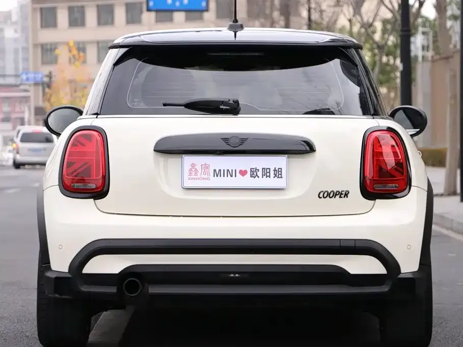 MINI Cooper (3-door) 2023 из CN, фото 2