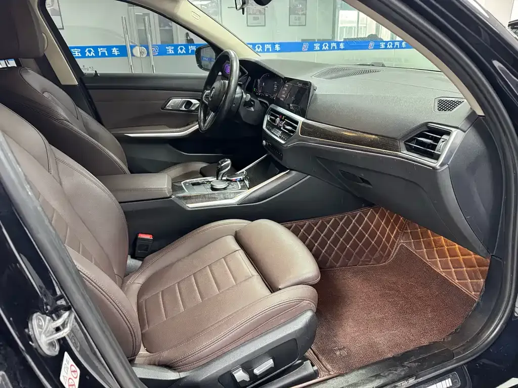 BMW 3 Series 2021 из CN, фото 8