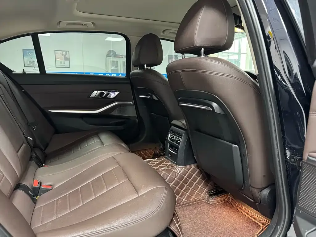BMW 3 Series 2021 из CN, фото 4