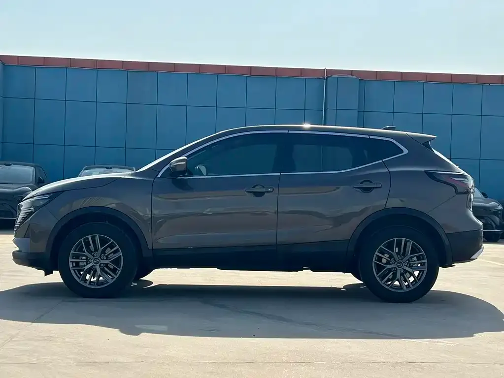 Nissan Qashqai — фото 7