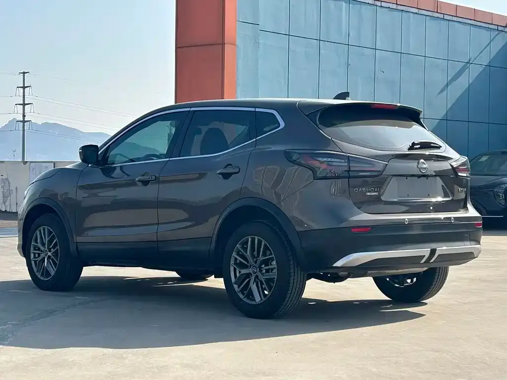 Nissan Qashqai — фото 9