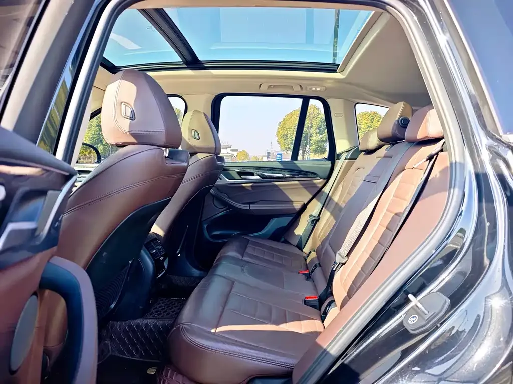 BMW X3 2021 из CN, фото 2