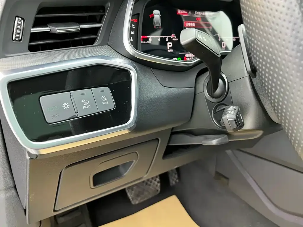 Audi A6 (Import) 2022 из CN, фото 2
