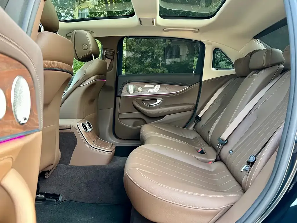 Mercedes-Benz E-Class 2023 из CN, фото 2