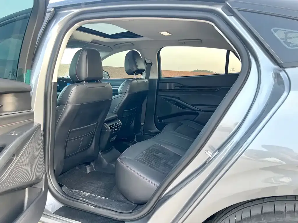 Ford Mondeo 2023 из CN, фото 3