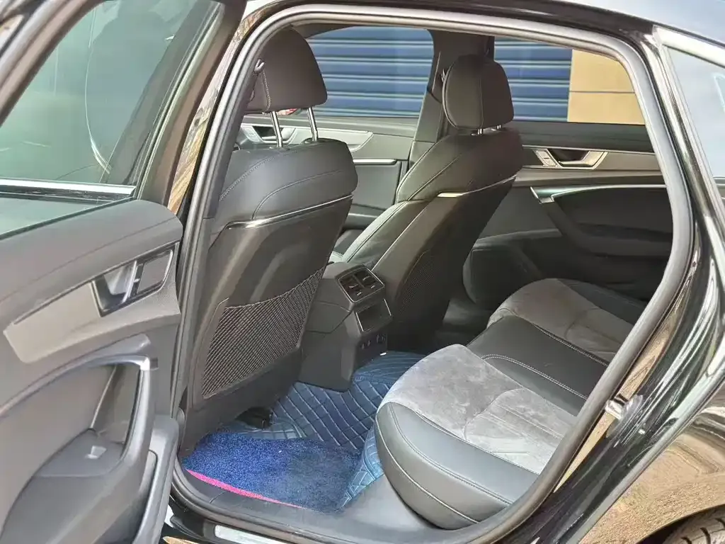 Audi A6L 2023 из CN, фото 6
