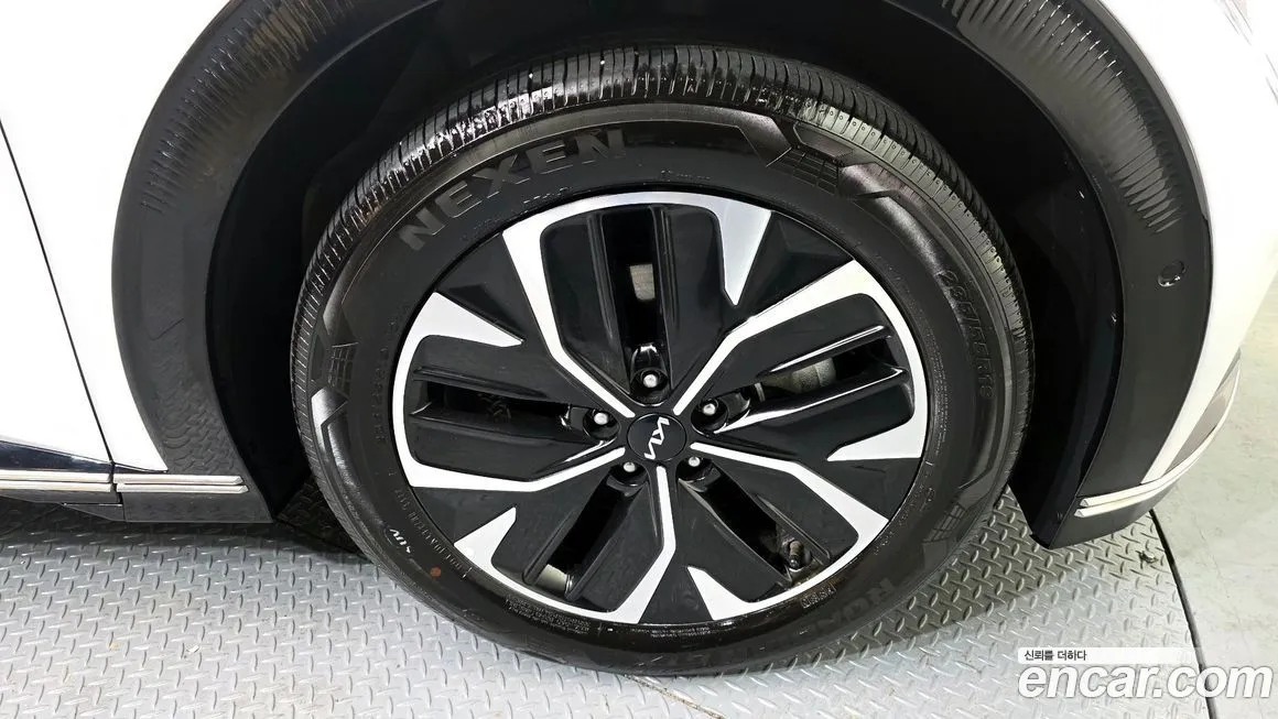 Kia EV6 — фото 7