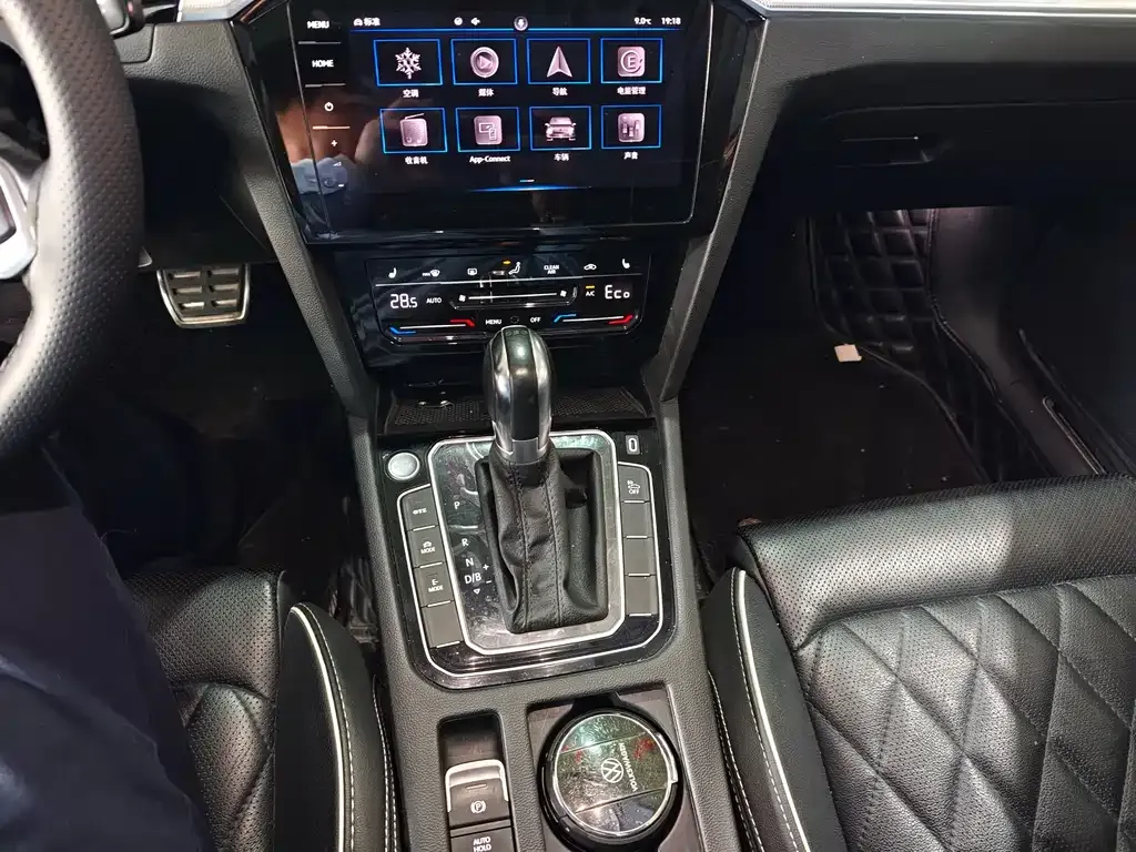 Volkswagen Magotan GTE PHEV 2023 из CN, фото 9