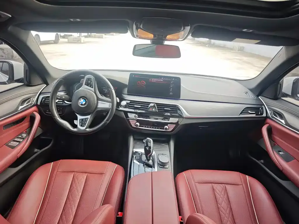BMW 5 Series 2022 из CN, фото 2