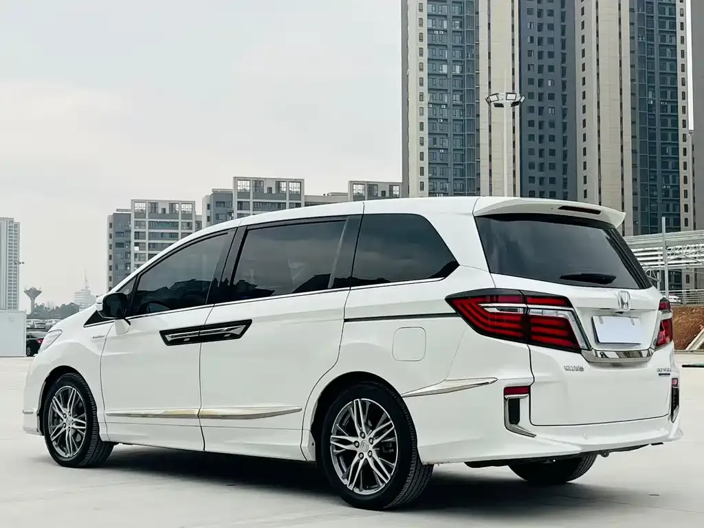 Honda Elysion 2021 из CN, фото 4