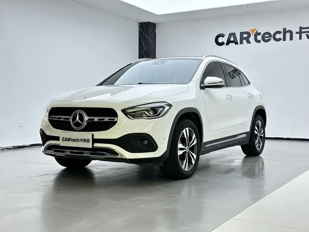 Mercedes-Benz GLA — фото 1