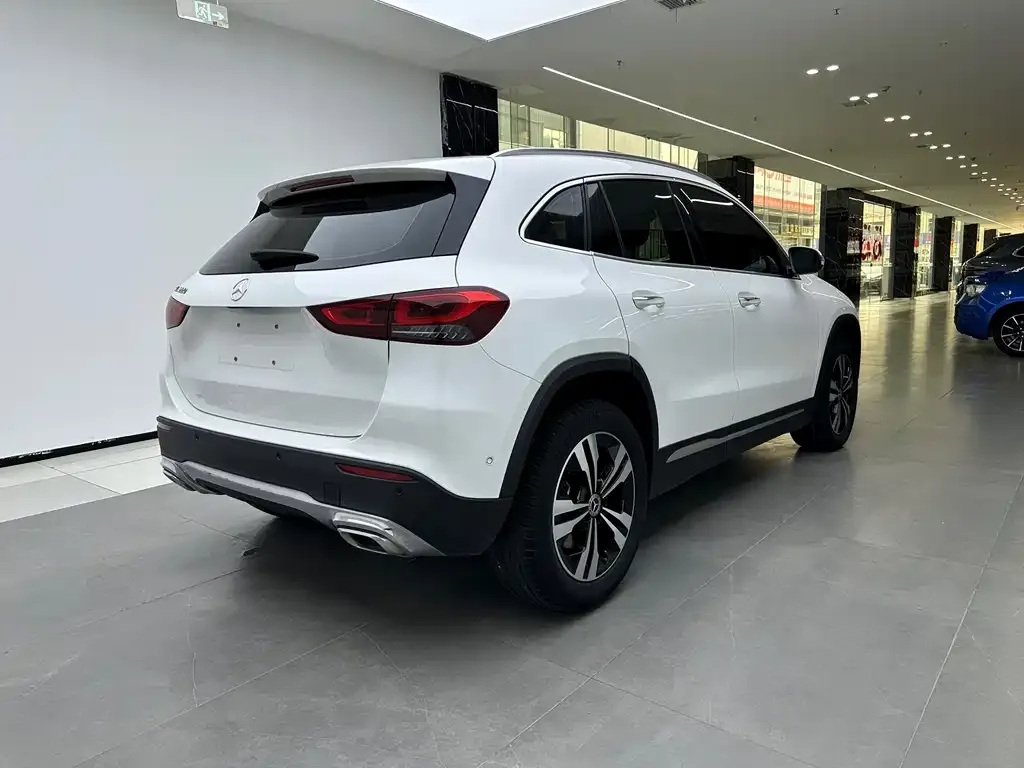 Mercedes-Benz GLA — фото 8