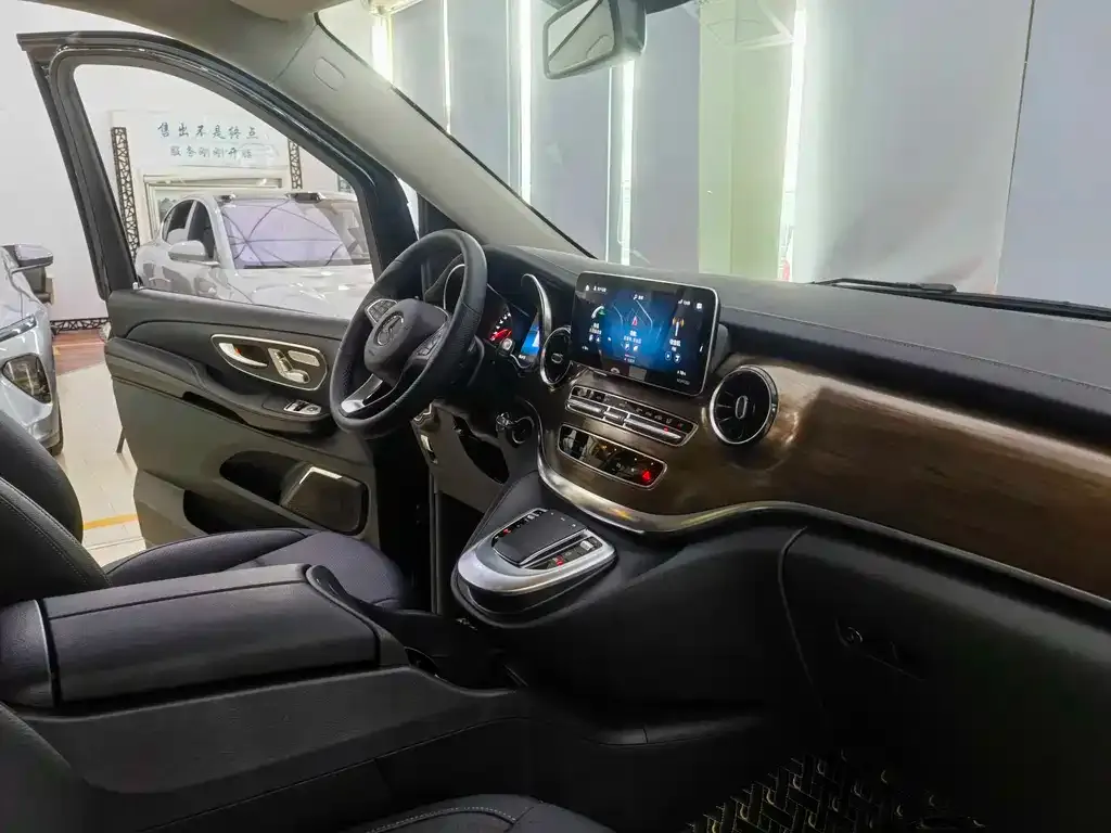 Mercedes-Benz V-Class 2024 из CN, фото 9