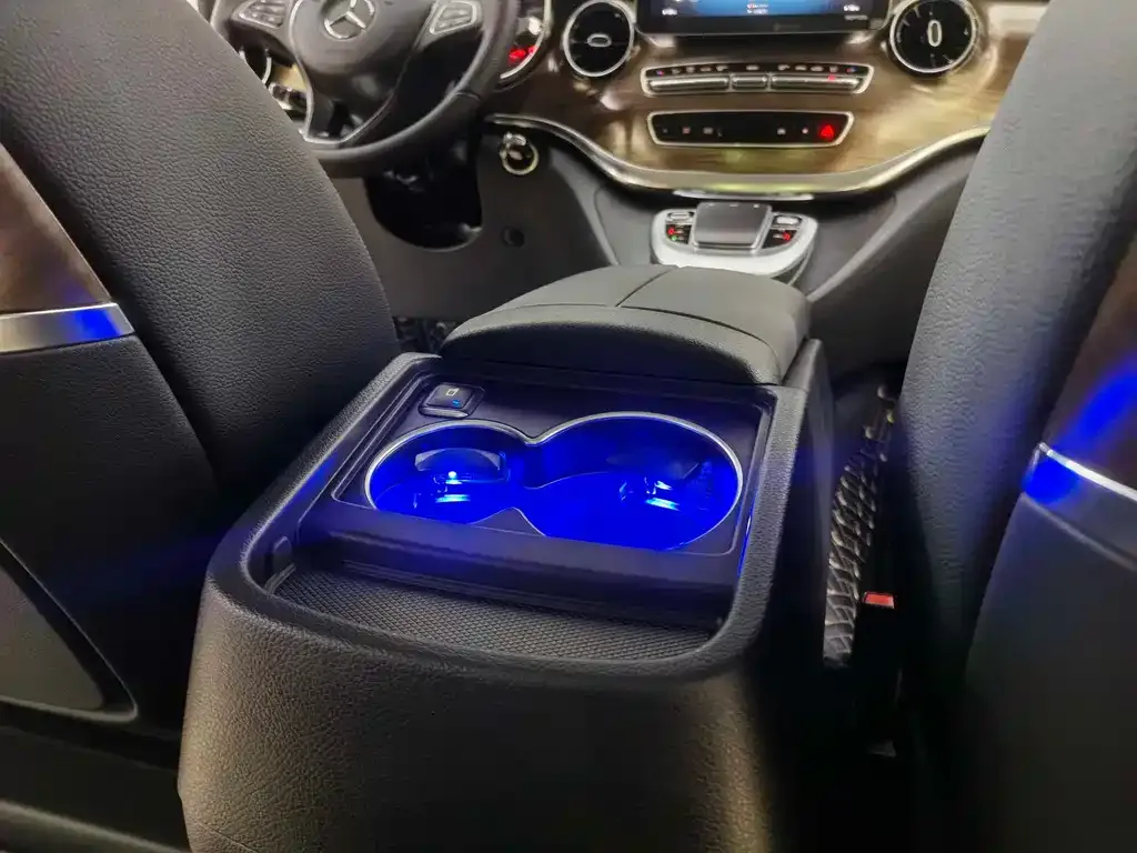 Mercedes-Benz V-Class 2024 из CN, фото 5