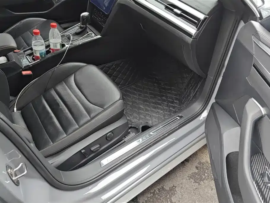 Volkswagen CC 2024 из CN, фото 10
