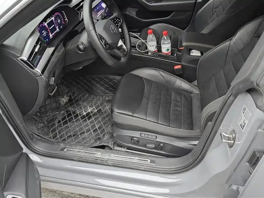 Volkswagen CC 2024 из CN, фото 3