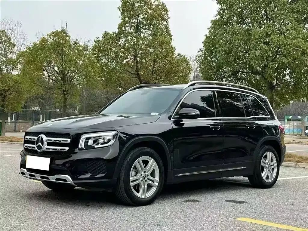 Mercedes-Benz GLB — фото 1
