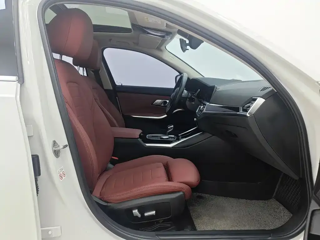 BMW 3 Series 2021 из CN, фото 6