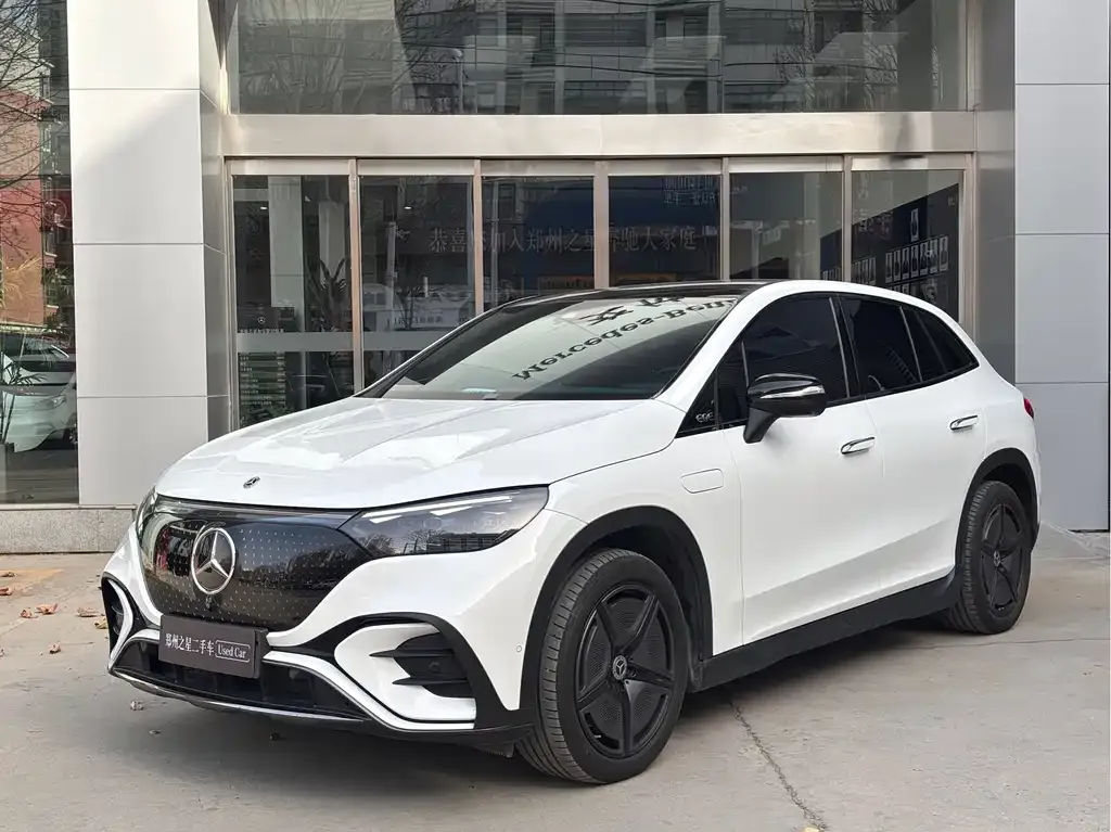 Mercedes-Benz EQE SUV — фото 1