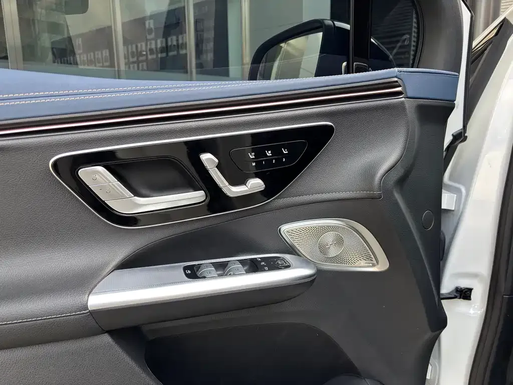 Mercedes-Benz EQE SUV — фото 2