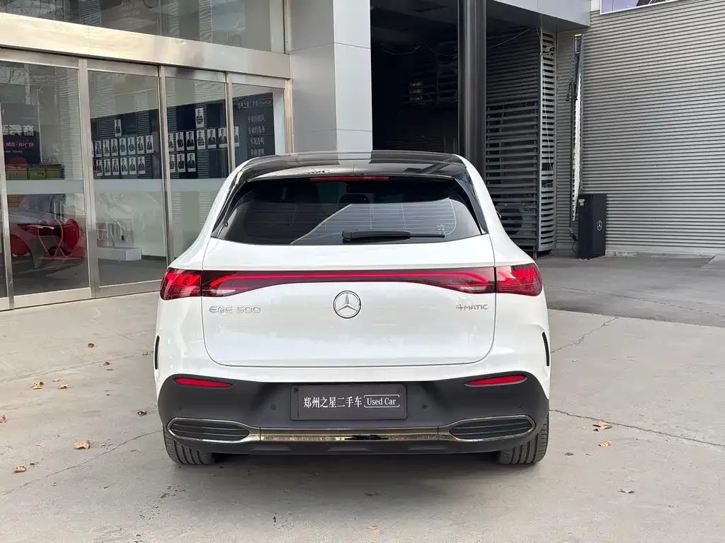 Mercedes-Benz EQE SUV — фото 6